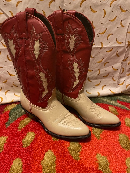Shoes - Laredo Vintage Red and White Cowboy Cowgirl Boots